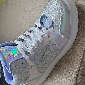 Additional video 1 for Skechers